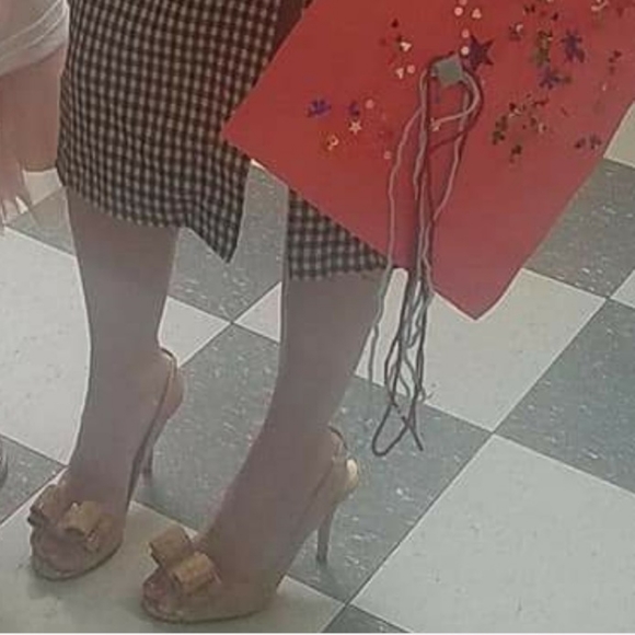 Kate Spade sz 6 natural Cork bow & purse  NEW $600 - Picture 9 of 9